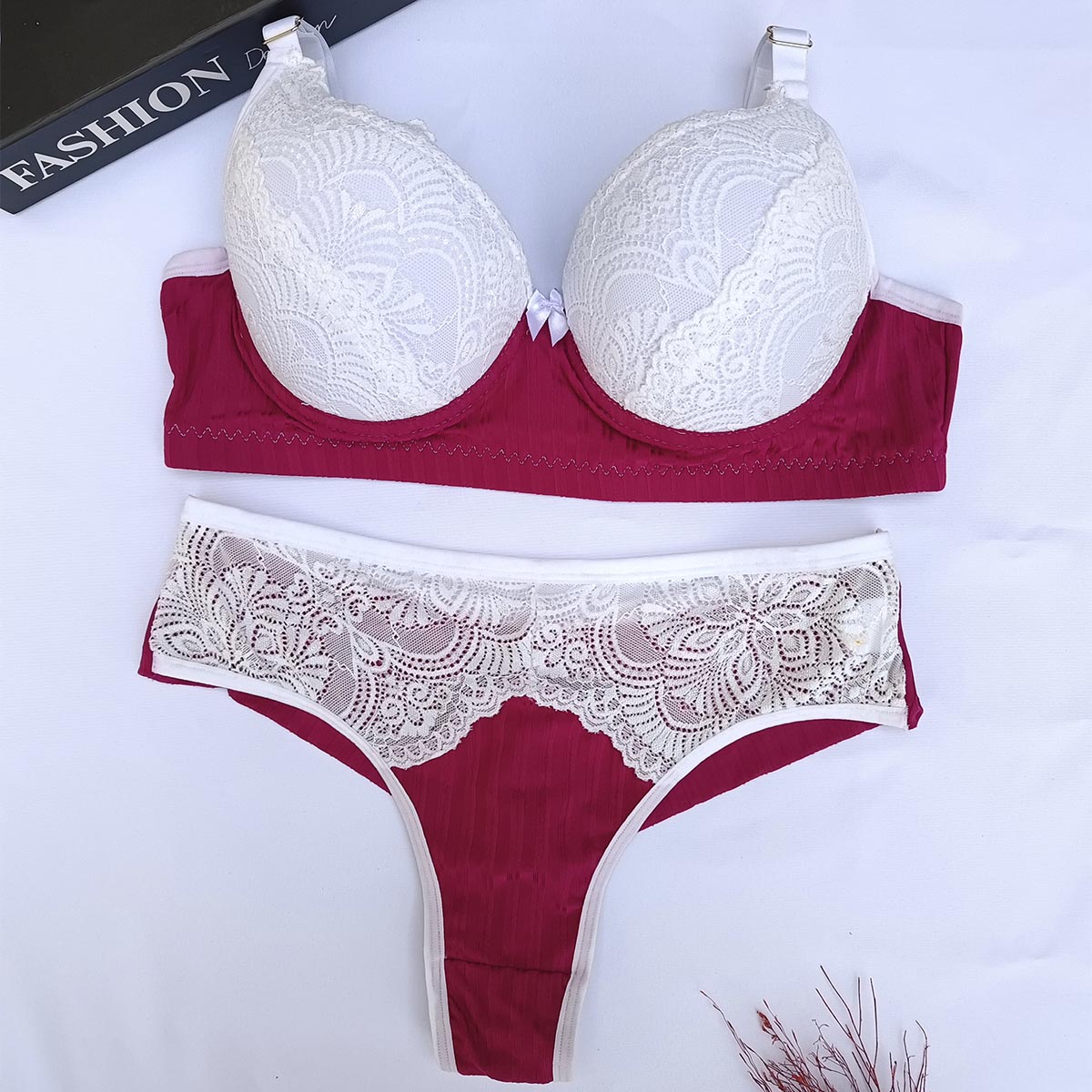 Conjunto de lingerie plus size com Bojo e fio dental duplo - Encanto do  Cerrado - Conjunto de Lingerie - Magazine Luiza